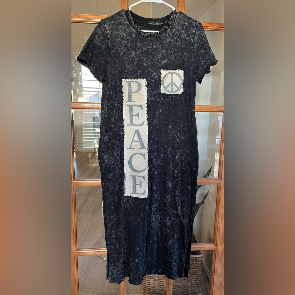 Black and tan peace dress